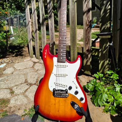 G&L Skyhawk Signature Series 1990 - Cherry Sunburst image 2