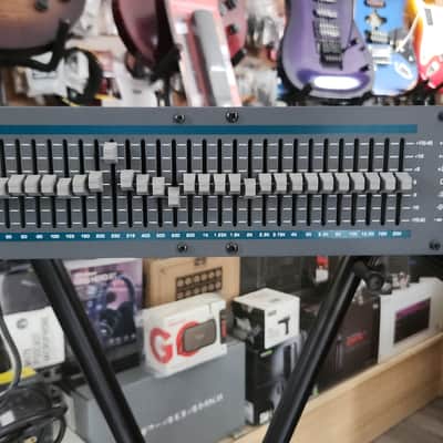 ASHLY GGX SERIES MODEL 3101 THIRD OCTAVE EQ USED - GRAY image 1