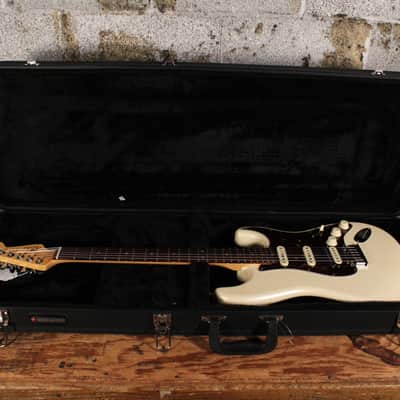 2015 Fender American Elite Stratocaster HSS Shawbucker with Rosewood Fretboard Olympic Pearl w/ Hard Case image 7