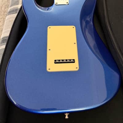 Fender American Ultra Stratocaster - Cobra Blue With Roland GK-2A Pickup, Suhr Gigbag! image 11
