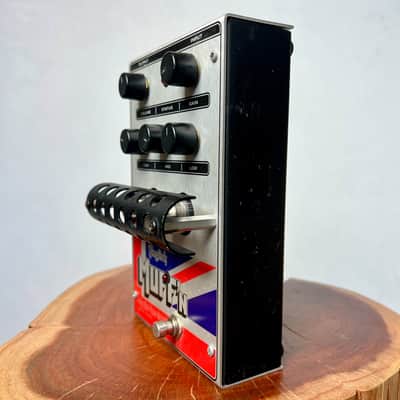 Electro-Harmonix English Muff'N Tube Distortion / Preamp Pedal image 6