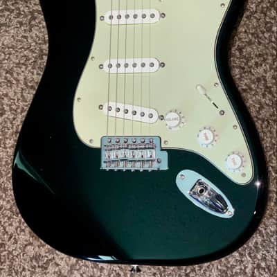 2013 Fender Standard Stratocaster electric guitar with gigbag image 4