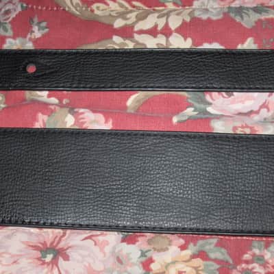 lite use RockYou (Rock You) PU Faux Leather Snakeskin Pattern Guitar Strap (front: brown, tan, black pattern) (back: black) reversible - main part of strap 2 & 3/4" wide, belt part 1 & 1/4" wide [polyurethane leather] Adjustable Length from 44" to 53" image 18