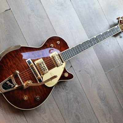GRETSCH "G6134TGQM-59 Limited Edition Quilt Classic Penguin with Bigsby, Ebony Fingerboard, Forge Glow" HARDCASE, 4, 04 KG, LIMITED EDITION, ONLY 40 Pieces for EMEA (EUROPA,MIDDLE EAST, AFRICA) image 1