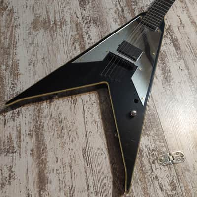 B.C. Rich BC Rich KKV Kerry King V guitar signed by Slayer | Reverb
