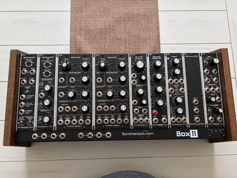 Custom Synthesizers.com Box11 2020s - Black Bild 1
