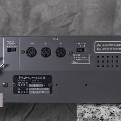 Roland JUNO-106 Programmable Polyphonic Synthesizer in Very Good condition image 17