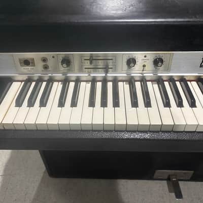 1979 Fender Rhodes Suitcase Piano 73-Key Electric Piano - Black Rounded Top image 2