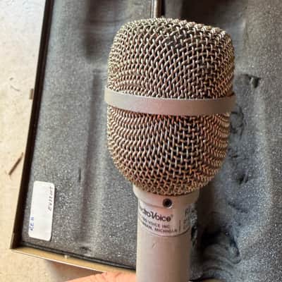 Electro-Voice PL11 Supercardioid Dynamic Microphone 1970s - Beige image 10