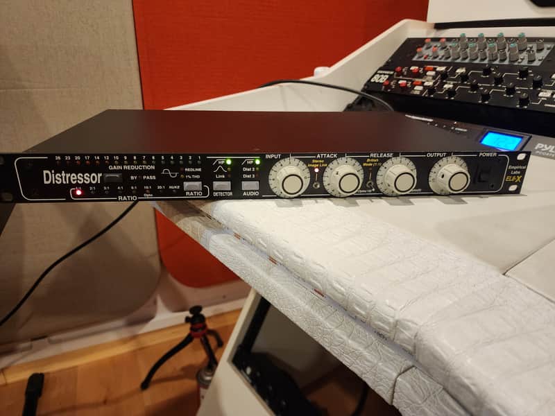 Empirical Labs EL8-X Distressor with British Mode 2010s - Black image 1