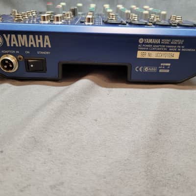 Yamaha MG8/2FX 8-channel Analog Mixer - Blue image 9