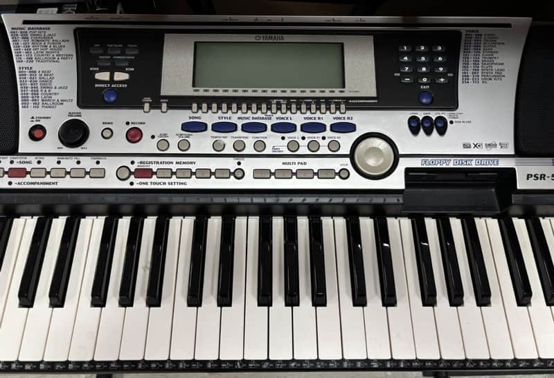 Yamaha PSR-S550 61-Key Arranger Workstation | Reverb UK