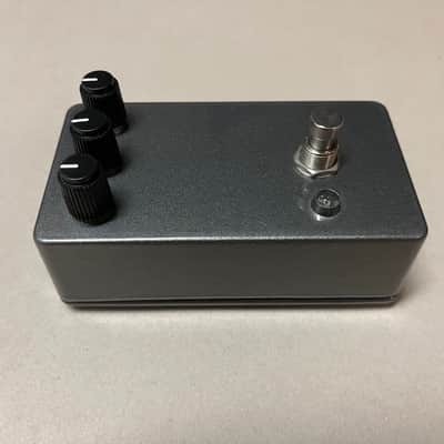 Earthquaker Devices Ghost Echo V2 **Custom Silver Paint** image 4