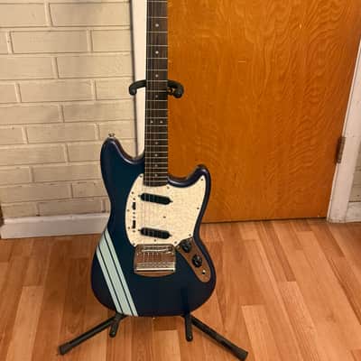 Squier FSR Classic Vibe '60s Mustang - Competition Burgundy w/ Lace Sensor Pickups and Gigbag!