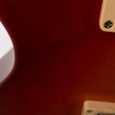 Gibson Les Paul Tribute Satin, Satin Cherry Sunburst | Demo image 15