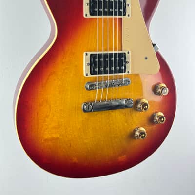 Gibson Les Paul Classic 2001 Heritage Cherry Sunburst Electric Guitar made in USA with case image 3