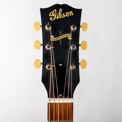 Gibson Custom Acoustic 1942 Banner J-45, Vintage Sunburst | Demo image 7