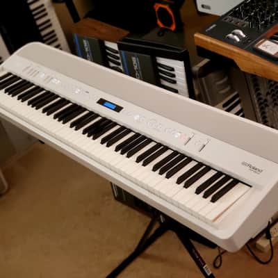CERTIFIED!!! ROLAND FP90X WHITE STAGE/HOME PIANO SERVICED IN AMAZING CONDITION!!! image 2