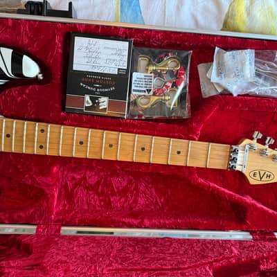EVH Eddie Van Halen Black/White Striped Series Guitar Seymour Duncan 78 Pickup image 3