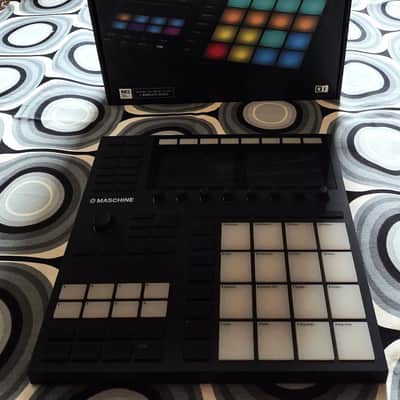 Native Instruments Maschine MKIII 2010s - Black image 2