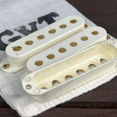Pre cbs Nylon Pickup cover for Stratocaster®️ correct tool marks Vintage white aged image 4
