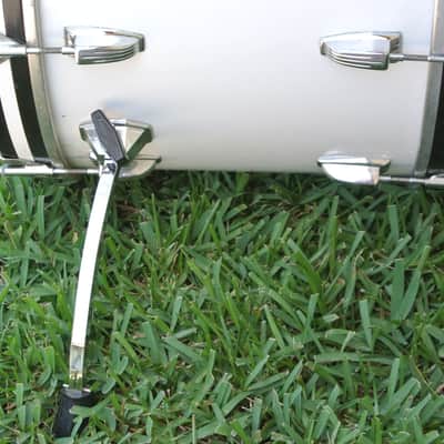 SUPER CLEAN! 1970's LUDWIG (Chicago) 22" CLASSIC WHITE CORTEX BASS DRUM! RM113 image 6