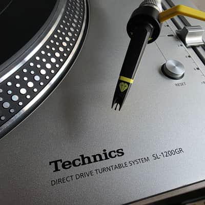 Technics SL-1200GR Turntable (Silver) w/ Ortofon Cart & Dust Cover (33/45/78) image 22