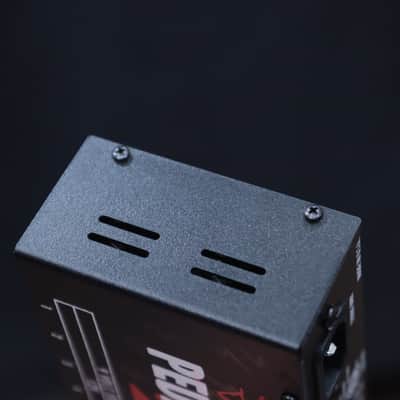 Voodoo Lab Pedal Power 2 Plus 8-Output Isolated Universal Power Supply w/Cables image 9
