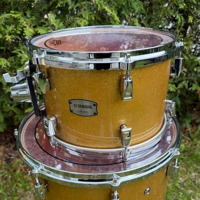 Yamaha Absolute Hybrid Maple Drum Set 22 16 12 10 Drum Set Gold Champagne Sparkle image 5