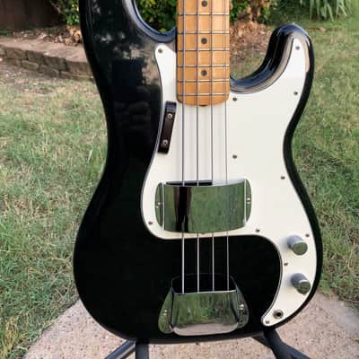 Fender Precision Bass with Maple Fretboard 1974 - Black image 2
