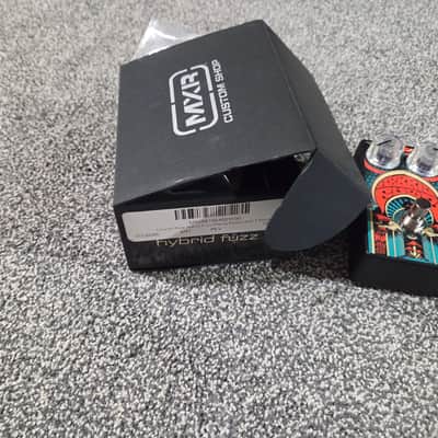MXR CSP041 Hybrid Fuzz 2023 - Present - Black / Teal Graphic image 2