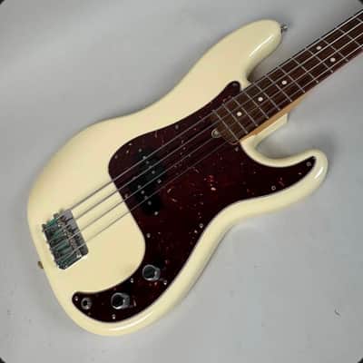 Fender 2012 Fender American Special Precision Bass Oly White 2012 Olympic White image 12