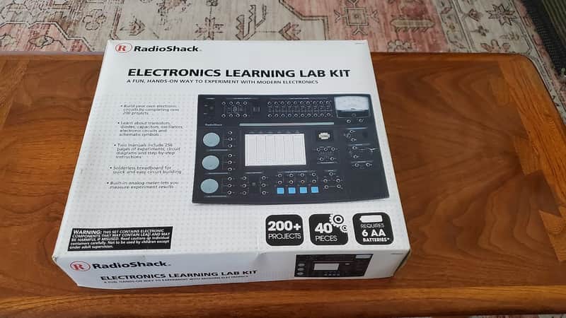 Radio Shack Electronics Learning Lab Kit  Black image 1