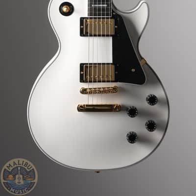 Gibson Les Paul Custom Alpine White with case image 2