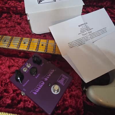 Berkos Thrid Stone - Purple image 1