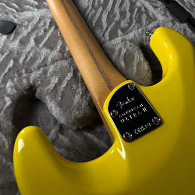 Fender Limited Edition American Ultra II Stratocaster HSS - Graffiti Yellow image 9