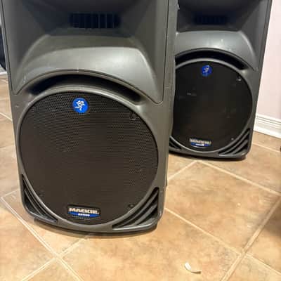 Mackie SRM450v2 12" 2-Way Powered Loudspeaker (Pair) 2008 - 2014 - Black image 2