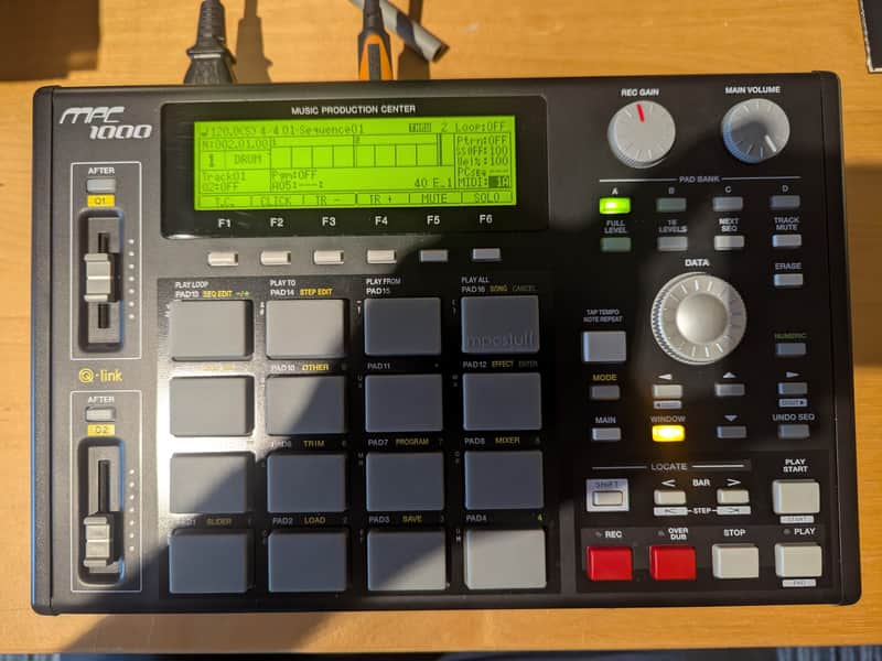 Akai MPC1000 Music Production Center | Reverb UK