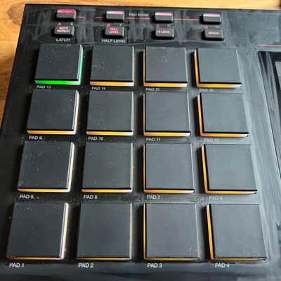 Akai MPC Live Standalone Sampler / Sequencer 2017 - 2020 - Black image 7