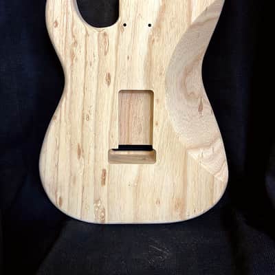 Immagine Guitar Mill S-Style Body / 2 pc. Ultra Light Swamp Ash / 3 lbs. 13 oz. (#GIN-4102) - 2