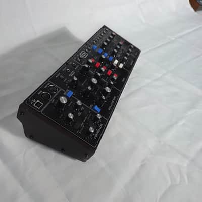 Behringer Model D Analog Desktop Synthesizer - 3-Oscillator Monophonic Synth image 10