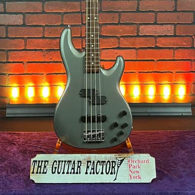 2001 Fender Deluxe Zone Electric Bass - Pewter -MIM - Rare image 1