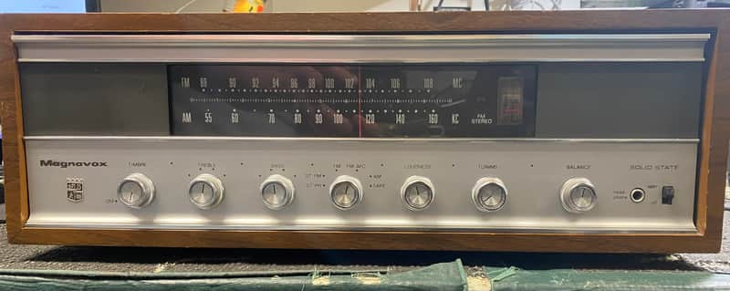 Vintage Magnavox Solid State Receiver
