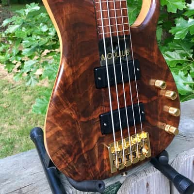 Modulus Q5 lined fretless 1999 figured Walnut top image 3