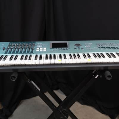 Yamaha Motif XS 7 Production Synthesizer 2000s - Gray