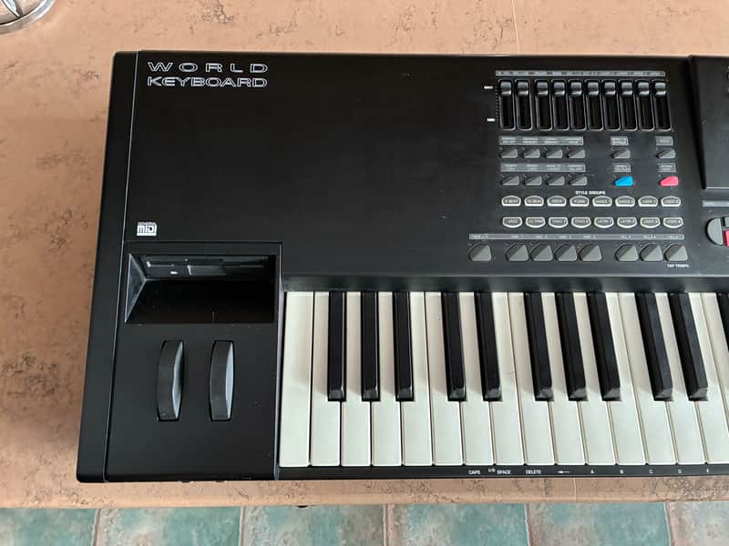 General Music SK760 Power Station- World Keyboard Early 1990's - Black image 1
