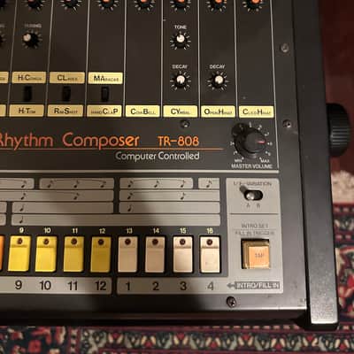Roland TR-808 Rhythm Composer 1982 - MINT all original image 5