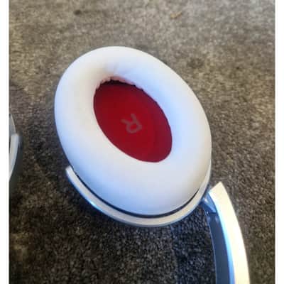 Solitaire T - Headphones - Mint w/ Original Box image 3