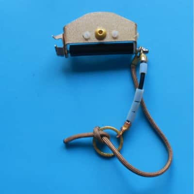 6th Finger Rolling Capo - Gold.  Fastest in the world ! image 2