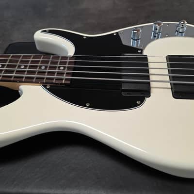 Peavey Forum 5 Bass USA CASE QUEEN Time Capsule - Pearl White 18V Active Humbuckers 34" scale American HH Jazz Rock Bass with Stingray Pickup config image 13